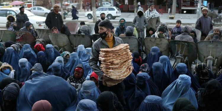 افغانستان‌ده ۲۳.۷ میلیون کیشی انسان‌پرورلیک یاردم‌گه محتاج دیر