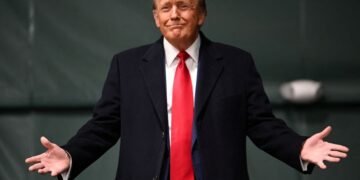 رویترز: ترامپ امریکا بیر قنچه حربی‌لرینی ایش‌دن بوشه‌تیش‌گه اولگورماقده دیر