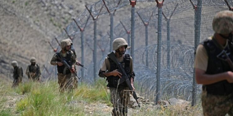 طلوع‌نیوز: طالبان پاکستان حربی‌لریدن ۱۹ ته‌سینی اۉلدیرگن