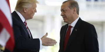 ترامپ: سوریه‌ده تورک‌لر مینگ‌لرچه ییللیک مقصدلریگه قۉل تاپدی