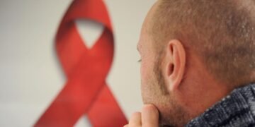 بیرلشکن ملتلر تشکیلاتی: ایدز کسللیگیگه چلینگن ۲۵ فایز کیشی دوالنمه‌یدی