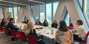 بیرلشکن ملتلر تشکیلاتی و آسترالیا وکیللری افغانستان خصوصیده اوچره‌شدی