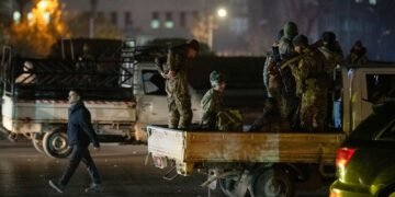 سوریه‌ ینگی حکومتی پولیس کوچ‌لری جمله‌سیدن ۲۴ کیشی اۉلیب و یره‌لندی