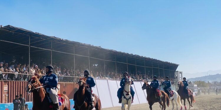 اۉزبېک فعاللری اوغلاق بیله‌شوولری اۉزبېک تیلی‌ده هم گزارش بیریلیشینی سۉره‌یدی