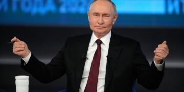 پوتین قزاقستان‌ده قوله‌ب توشگن اوچاق حادثه‌سی اوچون کیچیریم سۉره‌دی