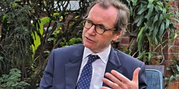 بریتانیا ایلچیسی افغانستان اوچون ۲۷۲۱ قطعنامه‌ عملگه آشیریلیشینی تاکیدلدی