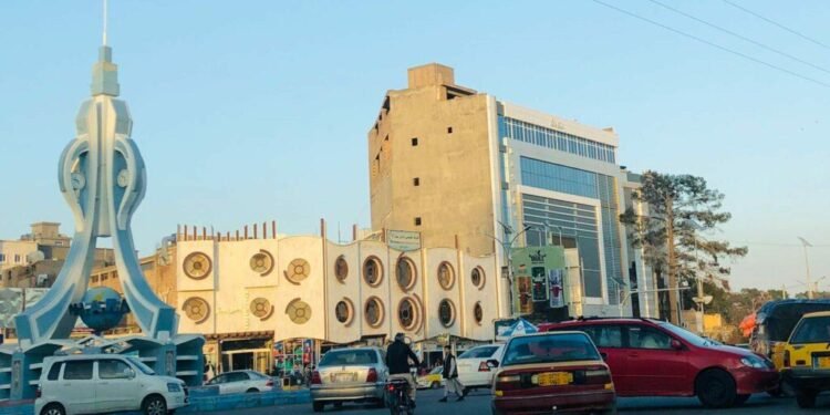 هراتده قوم بویوکلردن بیری ناتانیش شخصلر تامانیدن اۉلدیریلگن