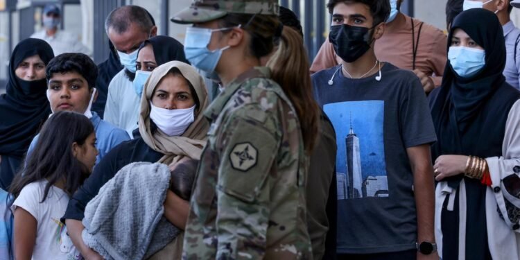 امریکالیک حربیلر افغانستانلیکلرنی امریکاگه انتقال بېریش جریانی دوام اېتیشینی سۉرهدی