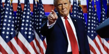 امریکاده مهم قرارلر آلینیشی کوتیلگن دور؛ ترامپ قیسی ریجه‎‌لر بیلن حکومت‌گه قیتگن؟