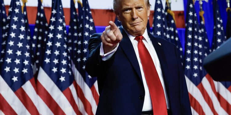 امریکاده مهم قرارلر آلینیشی کوتیلگن دور؛ ترامپ قیسی ریجه‎‌لر بیلن حکومت‌گه قیتگن؟