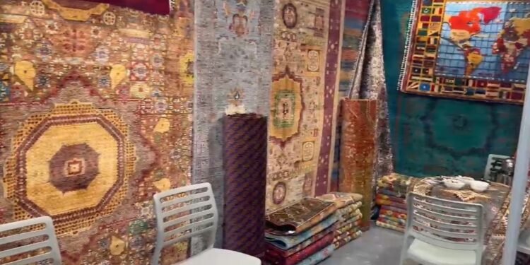 استانبول‌ده خلق‌ارا گیلم و قالین کۉرگزمه‌سی آچیلدی