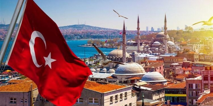 تورکیه نینگ توریزم ساحهسی عایدی ۳.۸ فایز کۉپهیگن