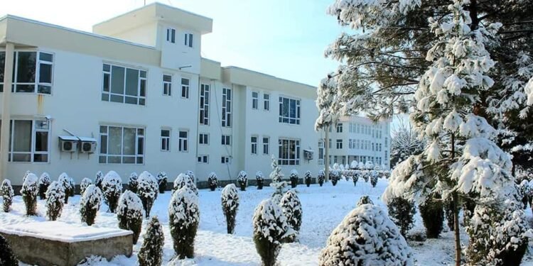 طالبان بدخشان بیلیم یورتیده «طب» فاکولته‌سی آچیلیشیدن خبر بېردی