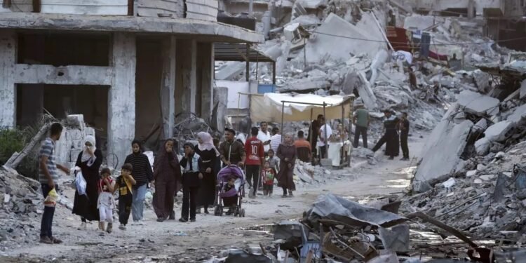 غزه ۱۵ آی‌لیک قانلی اوروش‌دن کیین تینچ‌لیک‌نی کوتیب آلماقده