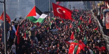 استانبول‌لیکلر ییریک بیر ییغین آرقه‌لی فلسطین‌لیکلردن حمایه‌لرینی بیلدیردی