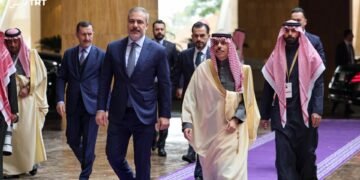 تورکیه و عرب مملکتلری نینگ تشقی ایشلر وزیرلری سوریه خصوصیده ییغین تشکیل‎‌لشتیرگن