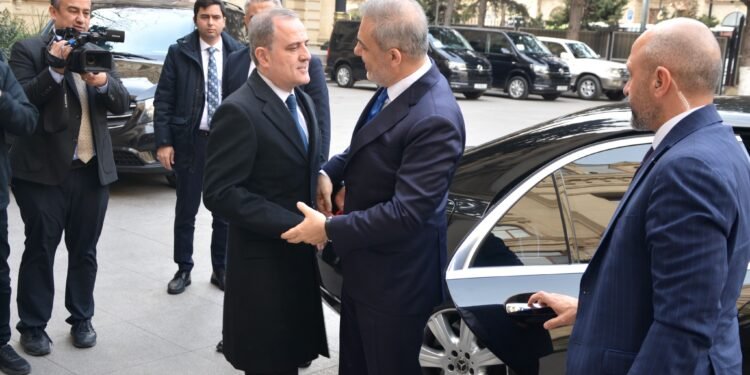 تورکیه و آذربایجان مملکتلری نینگ تشقی ایشلر وزیرلری اوچرهشدی