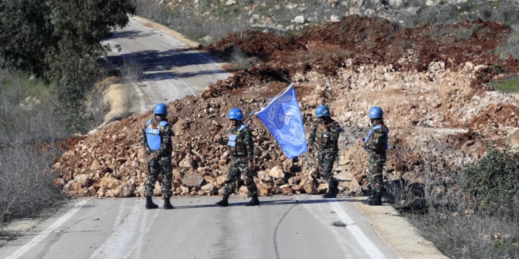 لبنان‌ده اسراییل کوچلری تامانیدن ۴۰ دن آرتیق کیشی اۉلیب و یره‌لنتیریلدی