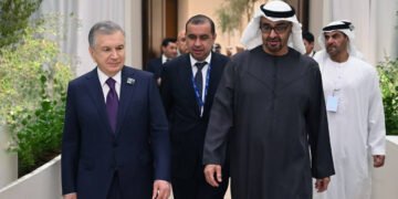 اۉزبېکستان جمهور باشلیغی رسمی بیر تشریف بیلن بیرلشکن عرب امیرلیگیگه باره‌دی