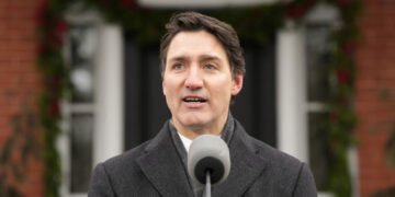 ترودو استعفاسی بیلن اۉنینگ یقین اۉن ییل باش وزیرلیک دوره‌سی یکونلنماقده