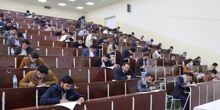 افغانستانده قیزلر حضورسیزلیگیده طبی تخصص سیناوی اۉتکزیلهدی