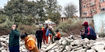 چین‌ده زلزله عاقبتیده ۹۵ کیشی اۉلیب و ۱۳۰ کیشی یره‌لنگن