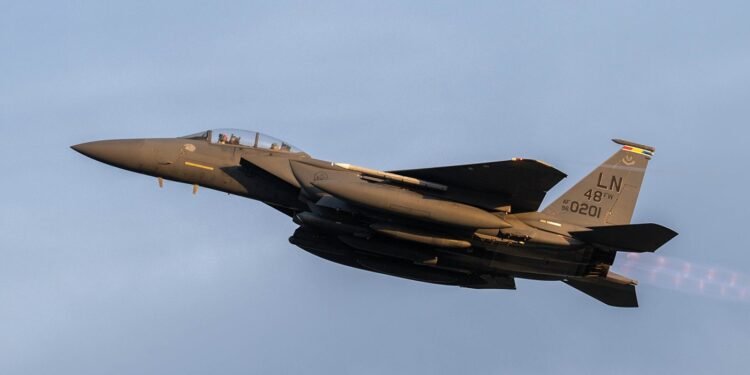 سوریه‌ده امریکا کوچلری تامانیدن القاعده‌گه قرشی هوایی هجوم اۉیوشتیریلدی