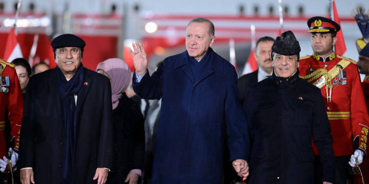 اردوغان رسمی بیر سفر بیلن پاکستانگه ییتیب باردی
