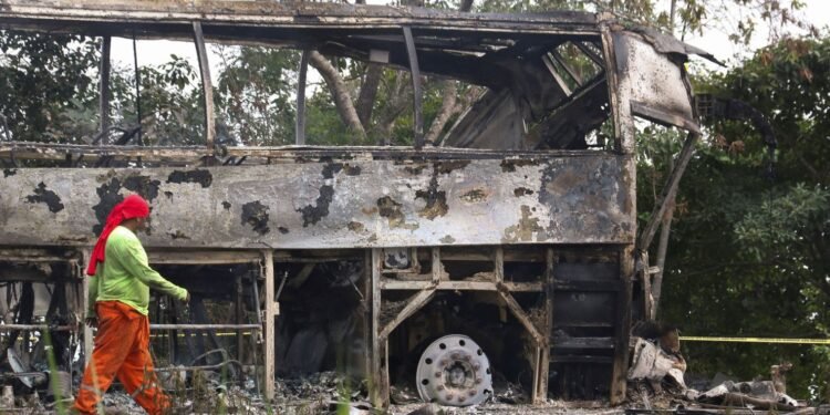 مکسیکوده قانلی ترافیکی حادثه؛ اۉنلرچه کیشی جان بېردی