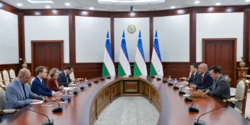 اۉزبېکستان وکیلی امریکا و فرانسه رسمی‌لری بیلن افغانستان تۉغریسیده اوچره‌شدی