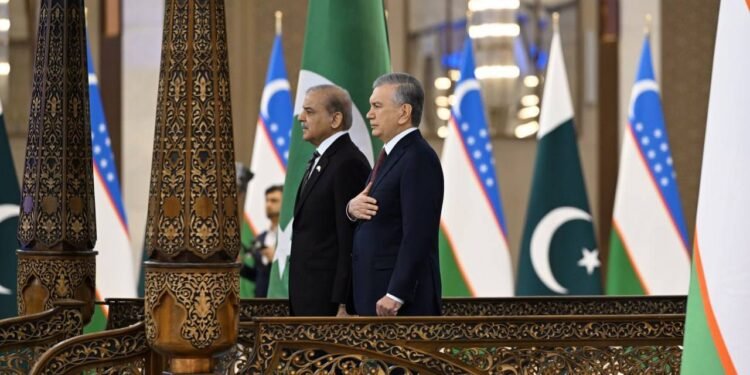 اۉزبېکستان و پاکستان آره‌سیده همکارلیک شرطنامه‌لر امضالندی