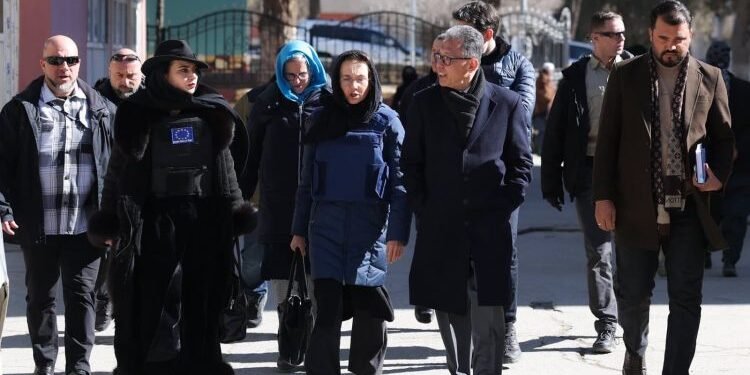 اروپا اتفاقی ینه بیربار قیزلر اۉقیشی‌ اوچون رخصت بیریلیشینی سۉره‌دی