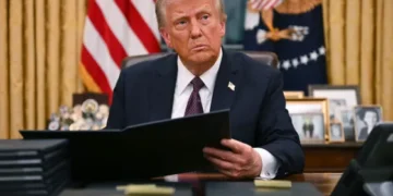 ترامپ ینه بیربار افغانستان‌ده امریکا قوراللری قالدیریلگنیدن تنقید قیلدی