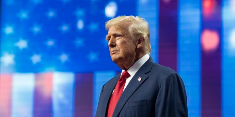 ترامپ ینه بیربار افغانستان قالدیریلگن حربی امکانات‌لر قیتریلیشینی طلب قیلدی