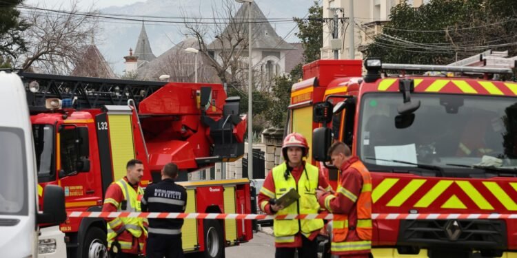 فرانسه‌ده روسیه دیپلوماتیک نماینده‌لیکلریدن بیری‌ده پارتلش یوز بېردی