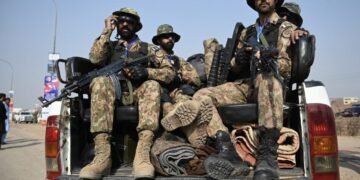 پاکستان‌ده ناتینچ‌لیکلر دوامی؛ بو مملکت ۱۸ حربی‌سی جان بېردی