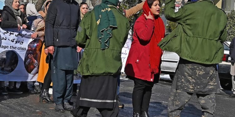 بوگون ۸ – مارچ خلق‌ارا عیاللر کونی دیر