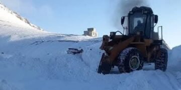 افغانستان‌ده هوایاغیشی ایریم منطقه‌لرده یۉللر باغلنیشی‌گه سبب بۉلدی