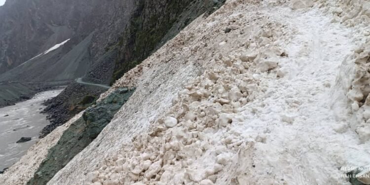 بدخشانده قار کۉچیشی طفیلی ایکی تومن قتناو یۉلی باغلندی