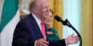 ترامپ افغانستان شامل ۴۱ مملکت وطنداشلری امریکاگه سفر قیلیشی برابریده چیکلاو یره‌تَدی