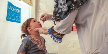 یونیسف: افغانستان‌ده اۉتگن ییلی ۱۱ میلیون‌دن آرتیق باله پولیوگه قرشی ایم‌لنگن