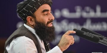 مجاهد اۉزبېکستان‌دن تیکراوچرلرنی افغانستان‌گه قیتریشینی سۉره‌دی