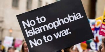 خلق ارا اسلام‌ هراسلیککه قرشی کوره‌ش کون؛ گوتریش: مسلمان‌لرگه قرشی تعصب کۉپه‌یگن