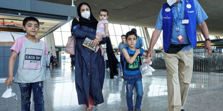 جرمنی حکومتی باش پناه ایزلاچیلرنی قبول قیلیش جریانینی تۉختهتگن