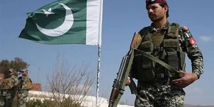 پاکستان ۸ ترورچی افغانستان چیگره‌سیده اۉلدیریلگنینی ادعا قیلدی