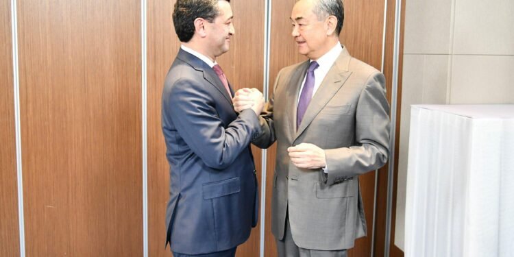 اۉزبېکستان تشقی ایشلر وزیری چین تشقی ایشلر وزیری بیلن اوچره‌شدی