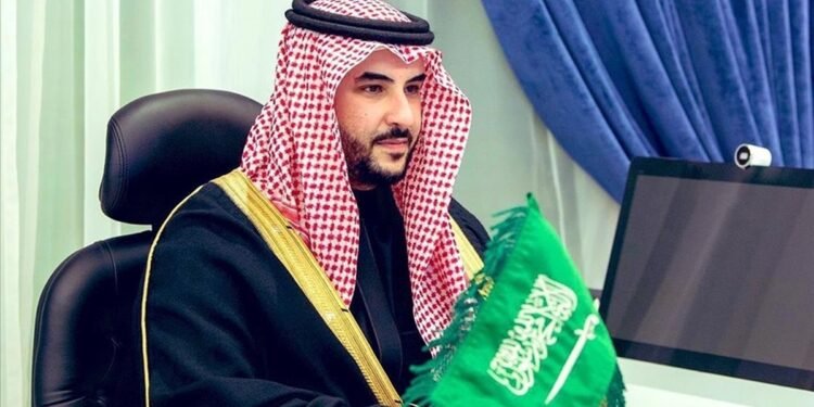 سعودی عربستان مدافعه وزیری بیر هیات ییتکچیلیگیده ایران‌گه سفر قیله‌دی