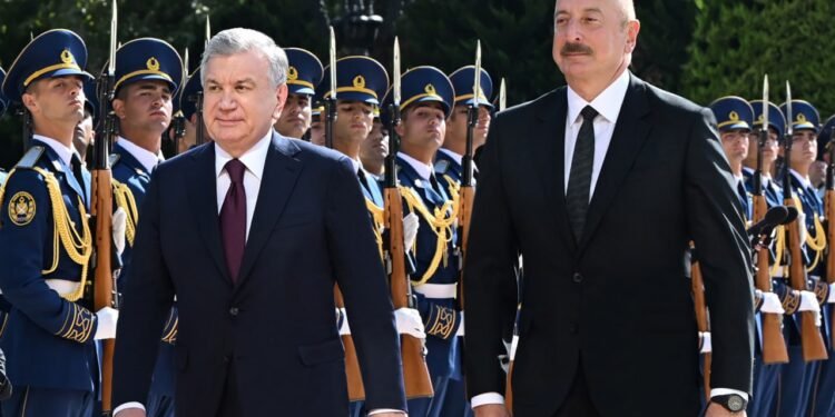 اۉزبېکستان و آذربایجان رهبرلری تلیفون آرقه‌لی ملاقات‌ قیلدی