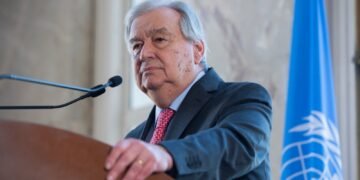 آنتونیو گوتریش غزه‌گه انسان‌پرورلیک یاردم کۉرسه‌تیلمه‌گنیدن خواطر بیلدیردی