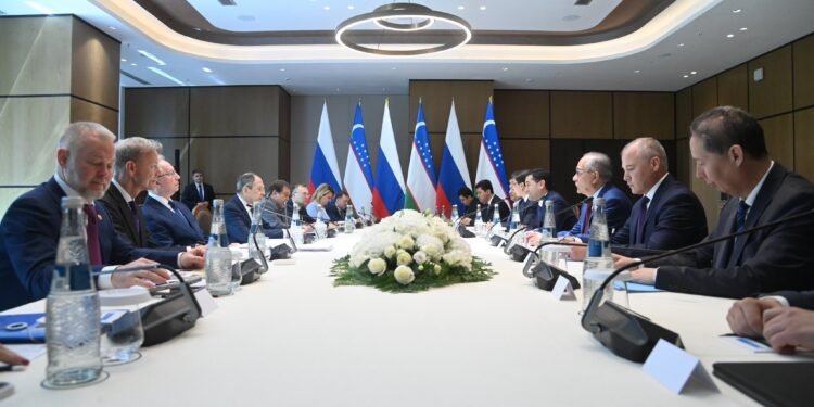 اۉزبېکستان و روسیه تشقی ایشلر وزیرلری آرهسیدهگی ییغین باشلندی